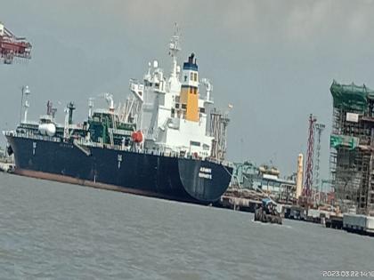 314 crore expenditure of JNPA Approval to give additional liquid cargo jetty of 11 million tonnes capacity to JSW Company | जेएनपीएची ३१४ कोटी खर्चाची ११ मिलियन टन क्षमतेची ॲडिशनल लिक्वीड कार्गो जेट्टी जेएसडब्ल्यू कंपनीला देण्यास मंजुरी 