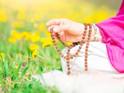 When you go to the temple, you should close your eyes and sit for a moment, why? Read this! | मंदिरात गेल्यावर डोळे मिटून क्षणभर बसावे, का? हे वाचा!