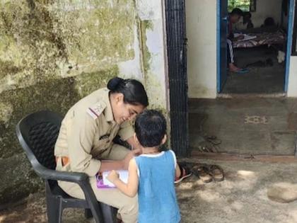 A three-year-old child came to the police station with his father with a complaint, 'Put my mother in jail' | 'माझ्या आईला तुरुंगात टाका', तक्रार घेऊन वडिलांसोबत पोलीस ठाण्यात आला तीन वर्षांचा चिमुकला, म्हणाला...