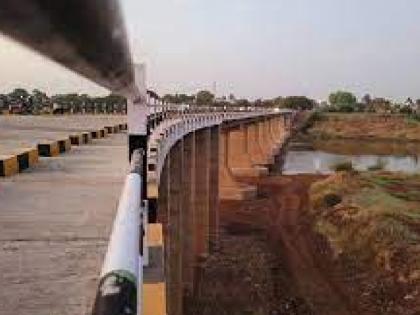 Haripur-Kothli bridge link road in Sangli will be completed in 15 days | सांगलीतील हरीपूर-कोथळी पुलाच्या जोडरस्त्याचा प्रश्न निकाली, १५ दिवसात रस्ता होणार पूर्ण 