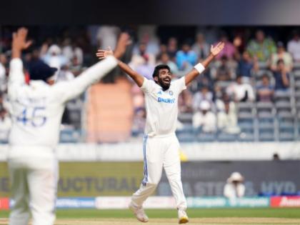 indian fast bowler Jasprit Bumrah might be rested for the Rajkot Test against England, and Mohammed Siraj is expected to return for the third Test, read here details | बुमराहला तिसऱ्या कसोटीतून विश्रांती? संघ दुसऱ्याच जलदगती गोलंदाजाला खेळवण्याच्या तयारीत