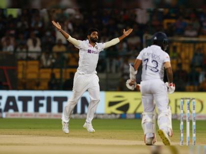 IND vs SL, 2nd Test Pink Ball Test Live Updates : Stumps on Day 1 - Sri Lanka 86/6. Shreyas Iyermagnificent 92, Jasprit Bumrah picked 3, Moh. Shami 2 and Axar 1 | IND vs SL, 2nd Test Live Updates : Pink Ball Test च्या पहिल्या दिवशी पडल्या १६ विकेट्स; श्रेयस अय्यरच्या खेळीनं टीम इंडियाची वाचवली लाज