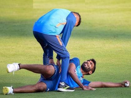 Breaking News: Jasprit Bumrah is out of T20 World Cup with a serious back stress fracture injury. No surgery reqd but out for 4-6 months as per sources. He didn't travel with team to Trivandrum. | Breaking News: जसप्रीत बुमराह ट्वेंटी-२० वर्ल्ड कप स्पर्धेतून बाहेर, ४-६ महिने क्रिकेटपासून राहणार दूर