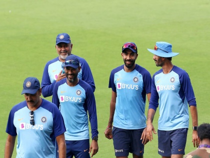 India vs West Indies, 2nd ODI: Look who's here... Jasprit Bumrah returns to the field | India vs West Indies, 2nd ODI : जसप्रीत बुमराह मैदानावर परतला; विराट, रोहितसह कसून सराव केला
