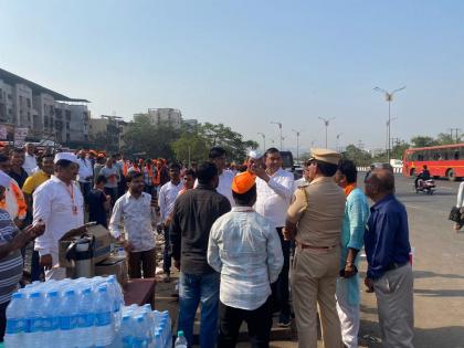 The enthusiasm of the Maratha brothers gathered at Kamothe is high; the Maratha brothers are preparing to welcome Jarange. | कामोठे येथे जमलेल्या मराठा बांधवांचा उत्साह शिगेला; जरांगेंच्या स्वागताला मराठा बांधवांची जय्यत तयारी 