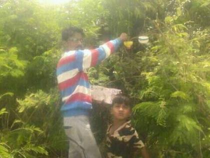 Foliage for birds with a waste plastic bottle | टाकाऊ प्लॅस्टिक बॉटलपासून पक्षांसाठी पाणवठे ; मालेगावच्या जावेदचे असेही पक्षीप्रेम