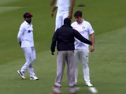 India vs England 2nd Test Live Score : hilarious moment an Englishman named 'Jarvo' tried playing Test cricket for India after lunch today | India vs England 2nd Test : टीम इंडियाची जर्सी घालून तो मैदानावर उतरला, फिल्डिंग करणार असा हट्टच धरला; पाहा Video 