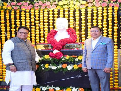 Babuji gave direction to Maharashtra, conveyed the message of humanity: Vijay Darda | बाबूजींनी महाराष्ट्राला दिशा दिली, मानवतेचा संदेश दिला : विजय दर्डा