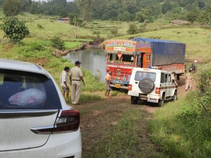 25 animals rescued and given life at vadoli jawhar palghar district | वडोली येथे 25 जनावरांची सुटका करून जीवनदान