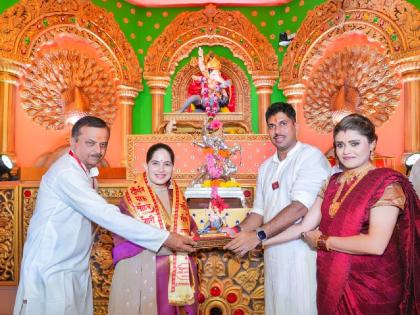 Rich Bhausaheb Rangari Ganpati Bappa is seated in a festive atmosphere; Jaya Kishori performed the ceremony! | जल्लोषपूर्ण वातावरणात श्रीमंत भाऊसाहेब रंगारी गणपती बाप्पा विराजमान; जया किशोरी यांच्या हस्ते झाली प्राणप्रतिष्ठा! Rich Bhausaheb Rangari Ganpati Bappa is seated in a festive atmosphere; Jaya Kishori performed the ceremony! | जल्लोषपूर्ण वातावरणात श्रीमंत भाऊसाहेब रंगारी गणपती बाप्पा विराजमान; जया किशोरी यांच्या हस्ते झाली प्राणप्रतिष्ठा!
