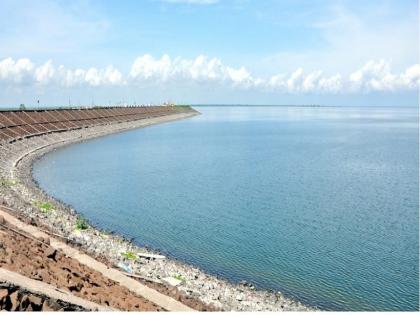 OMG! Daily evaporation of 1 billion 49 crore liters of water in Jayakwadi Dam, rightful water in the air | अरे बाप रे ! जायकवाडीतील १ अब्ज ४९ कोटी लीटर पाण्याचे रोज बाष्पीभवन, हक्काचे पाणी हवेत