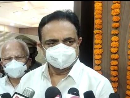 Avoid crowds and cooperate to reduce the incidence of corona: Jayant Patil | CoronaVirus Sangli-प्रादुर्भाव कमी करण्यासाठी गर्दी टाळा, सहकार्य करा : जयंत पाटील Avoid crowds and cooperate to reduce the incidence of corona: Jayant Patil | CoronaVirus Sangli-प्रादुर्भाव कमी करण्यासाठी गर्दी टाळा, सहकार्य करा : जयंत पाटील