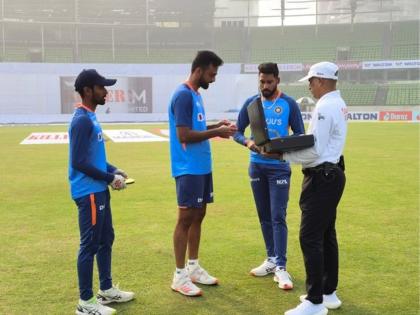 IND vs BAN, 2nd Test : Jaydev Unadkat is playing a Test match after 4,389 days, 12 yrs & 2 days; he creates MOST UNIQUE TEST Record  | IND vs BAN, 2nd Test : सोपे नव्हते, संयम ढळू दिला नाही, दुसऱ्या कसोटीसाठी जयदेव उनाडकटने १२ वर्ष, २ दिवस वाट पाहिली