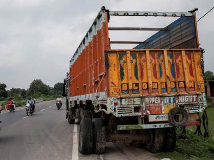 11 crore monthly ransom from heavy vehicle drivers by Traffic police | अवजड वाहनचालकांकडून दरमहा ११ कोटींची खंडणी