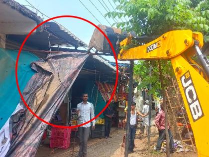 Dhadak campaign of the Metropolitan Municipality in Latur! Hammer on encroachment | लातुरमध्ये महानगरपालिकेची धडक मोहीम, अतिक्रमणावर हातोडा!