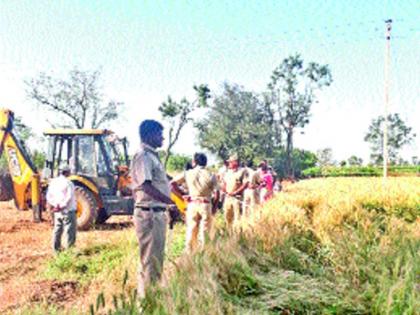 JCB forest department on crops | पिकांवर वनविभागाचा जेसीबी