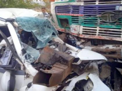 Terrible car-truck accident on mul chandrapur route, driver died on the spot | कार-ट्रकचा भीषण अपघात, कारचालकाचा जागीच मृत्यू