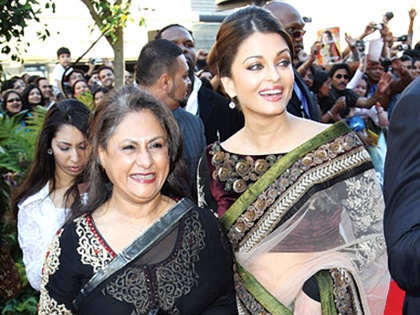 When Jaya Bachchan praised Aishwarya Rai Bachchan for her family values and compared her with Karisma Kapoor | या कारणामुळे जया बच्चनने करिश्मा कपूरला नव्हे तर ऐश्वर्या रायला दिली पसंती
