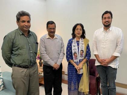 BJP MLA from Cortalim, Alina Saldanha joins Aam Aadmi Party, tweets party convenor Arvind Kejriwal | गोव्यात भाजपाला धक्का; आमदार एलिना साल्ढाणा यांनी आम आदमी पार्टीमध्ये केला प्रवेश