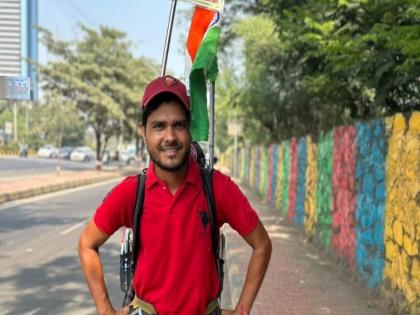 Include a grading scheme on tree care in the education policy; A 25-year-old youth is traveling 16,000 km on foot | झाडांच्या संगोपनावर गुण देण्याच्या योजनेचा शैक्षणिक धोरणात समावेश करा; २५ वर्षांचा तरुण करतोय १६ हजार किमीचा पायी प्रवास