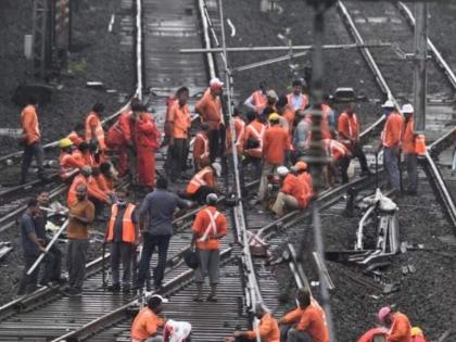 Megablock on Central and Harbour Line On 9 july | मध्य अन् हार्बर रेल्वे मार्गावर उद्या मेगाब्लॉक; पश्चिम रेल्वेवर मात्र दिलासा