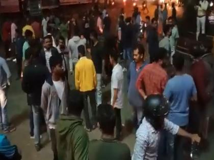 Desecration of idol of Chhatrapati Shivaji Maharaj in Belgaum; Marathi people aggressive | बंगळूरमध्ये छत्रपती शिवाजी महाराजांच्या मूर्तीची विटंबना; मराठी भाषिक उतरले रस्त्यावर