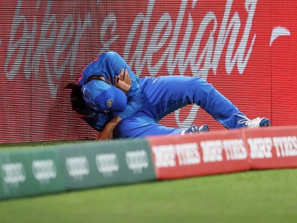 Women's T20 World Cup: indian cricket opener Smriti Mandhana injured; Worrying signs for the India camp | Women's T20 World Cup: सलामी फलंदाजाला दुखापत; पहिल्या विजयानंतरही भारताचं वाढलं टेन्शन