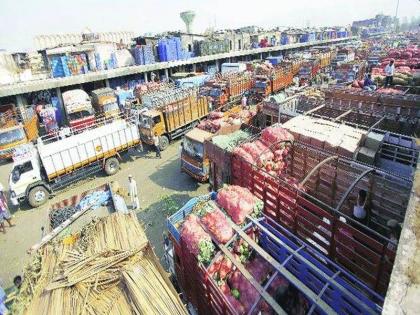 Vegetables sold outside APMC in Kalyan | कल्याणमध्ये एपीएमसीबाहेरच विकला भाजीपाला; पोलिसांचे कारवाईकडे दुर्लक्ष