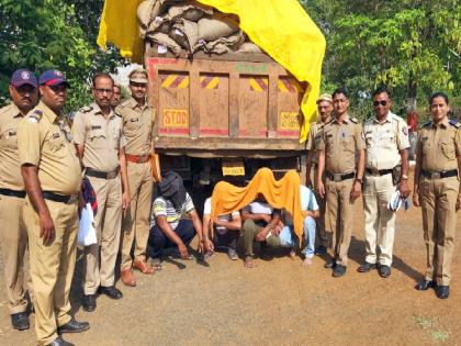 Four arrested for stealing rice worth 12 lakhs, gondia rural police action | १२ लाखांचे तांदूळ चोरणाऱ्या चौघांना अटक, ग्रामीण पोलिसांची कारवाई