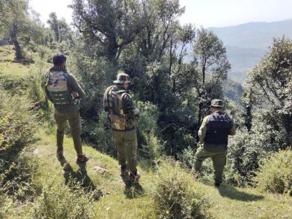 Aerial surveillance by helicopter-drones; Major operation to find terrorists in Rajouri forest | हेलिकॉप्टर-ड्रोनद्वारे आकाशातून पाळत; राजौरी जंगलात दहशतवाद्यांच्या शोधासाठी मोठे ऑपरेशन