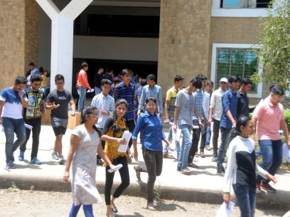  Ten thousand students gave JEE Main exam | दहा हजार विद्यार्थ्यांनी दिली जेईई मेन परीक्षा