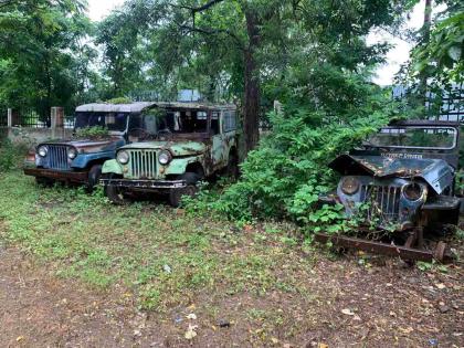 Government's revenue of lakhs lost due to junk vehicles; Neglect of the administrative system | भंगार वाहनांमुळे शासनाचा लाखोंचा महसूल पाण्यात; प्रशासकीय यंत्रणेचे दुर्लक्ष