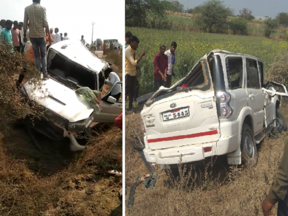 Terrible accident! A running jeep plunged into a ditch due to a burst tire on the highway | १२ प्रवासी थोडक्यात बचावले; हायवेवर टायर फुटल्याने धावती जीप खड्ड्यात उलटली