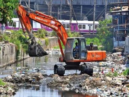 Drain cleaning contract worth crores, not even 10 percent work; Serious allegation by BJP to BMC | नालेसफाईचं कंत्राट कोट्यवधी, प्रत्यक्षात १० टक्केही काम नाही; भाजपाचा गंभीर आरोप