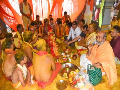 Khandoba establishment of the Jejuri fort Start of Navratri festival | Navratri 2022: खंडोबाच्या जेजुरी गडावर घटस्थापना; नवरात्रोत्सवास प्रारंभ