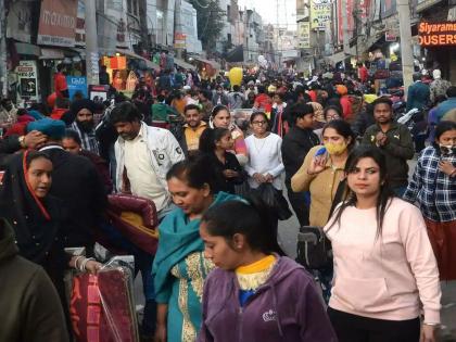 Omicron's spread with Devdarshan of Separation Patients in Ulhasnagar | Omicron: विलगीकरणातील रुग्णांच्या देवदर्शनाने ओमायक्रॉनचा ‘प्रसाद’