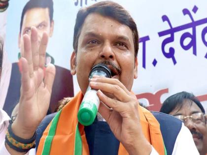 Due to various plans of Maharashtra Opposition Leader Devendra Fadnavis, BJP was able to win in Goa | देवेंद्र फडणवीस यांनी गोव्यात काय जादू केली?; महाजन व मुंडे यांच्यापेक्षाही दोन पावले पुढे