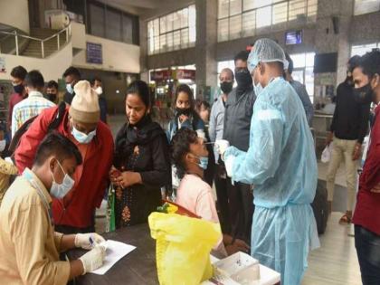 12 thousand active patients of Corona in the state; Patients with different variants continue to increase | राज्यात काेराेनाचे १२ हजार सक्रिय रुग्ण; विविध व्हेरिएंटच्या रुग्णांमध्ये वाढ कायम 