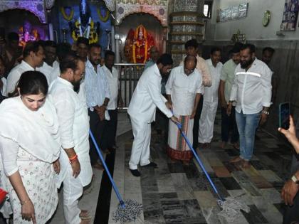 Contribute to the cleanliness of the premises through temple cleaning campaigns; Statement by Chief Minister Eknath Shinde | मंदिर स्वच्छता मोहिमेतून परिसर स्वच्छतेला हातभार; मुख्यमंत्री एकनाथ शिंदे यांचे प्रतिपादन