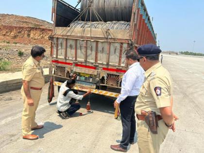 Use of 'Samruddhi' highway only if the vehicle has reflectors | वाहनाला रिफ्लेक्टर असेल तरच ‘समृद्धी’ महामार्गाचा वापर