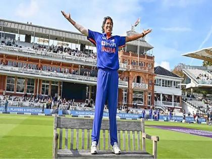 Ballgirl to Super Faster spacial article on team india player jhulan goswami last match vs england | वृत्त, वल्ली आणि व्यक्ती : बॉलगर्ल ते सुपर‘फास्टर’