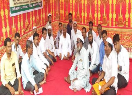 Give five percent reservation to Muslim community; Jyantur's Jamiat Ullama Hind Hindhati movement for three hours | मुस्लिम समाजाला पाच टक्के आरक्षण द्या; जिंतूर येथे जमियते उलमाए हिंदचे तीन तास धरणे आंदोलन