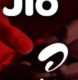 Jio की Airtel कोणाचा पोस्टपेड प्लॅन तुमच्यासाठी बेस्ट? सर्वात बंपर ऑफर कुठे?