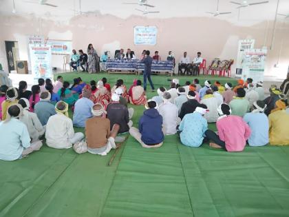 Bhumka and Padiyar Baba's school filled in Melghat An initiative of the Department of Health | मेळघाटात भरली भूमका अन् पडियार बाबांची शाळा; आरोग्य विभागाचा उपक्रम 