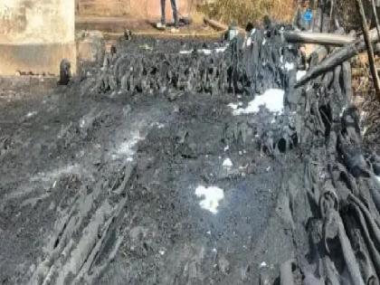 रत्नागिरीत जीवन प्राधिकरणाच्या गोदामाला आग, आगीने रौद्र रूप धारण केल्याने परिसरात धुराचे लोट रत्नागिरीत जीवन प्राधिकरणाच्या गोदामाला आग, आगीने रौद्र रूप धारण केल्याने परिसरात धुराचे लोट