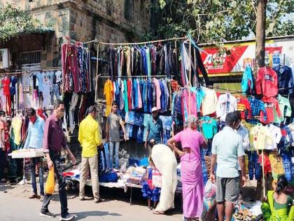 Action against peddlers in the whirlpool of suspicion; Widespread use of gas cylinders on the road mira bhayander | फेरीवाल्यांवरील कारवाई संशयाच्या भोवऱ्यात; रस्त्यावर गॅस सिलिंडरचा सर्रास वापर