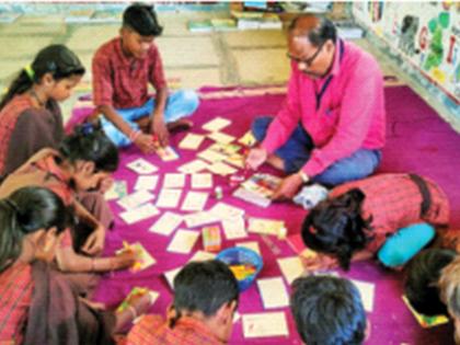 Warli painting from Melghat reaches embassies of 28 countries; Congratulatory letters also sent to Prime Minister Modi | २८ देशांच्या दूतावासात पोहोचली मेळघाटातील वारली पेंटिंग; पंतप्रधान मोदींनाही पाठवली शुभेच्छापत्रे