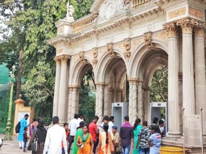 Rani Baug Garden as soon as Corona was freed from bondage; Attendance of 29,000 tourists in 2 days | कोरोनाच्या बंधनातून मुक्त होताच फुलली राणीची बाग; २ दिवसांत २९ हजार पर्यटकांची हजेरी