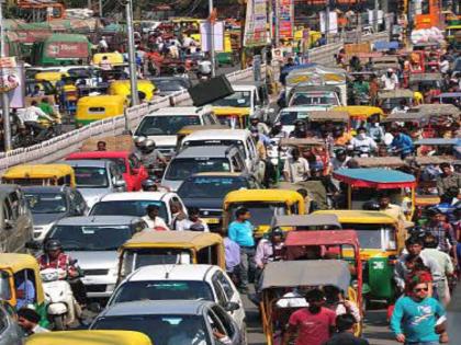 An increase of 2,30,498 vehicles in four years on the roads of Amravati | घर तिथे वाहन जोरात.. अमरावतीच्या रस्त्यावर चार वर्षात २, ३०, ४९८ वाहनांची वाढ