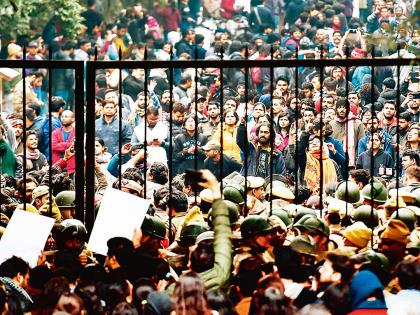 attack 'JNU' due to Center agitation | केंद्राच्या चिथावणीमुळेच गुंडांचा ‘जेएनयू’त हल्ला, काँग्रेसचा आरोप